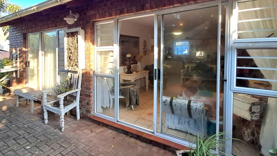 4 Bedroom Property for Sale in Seaview Eastern Cape